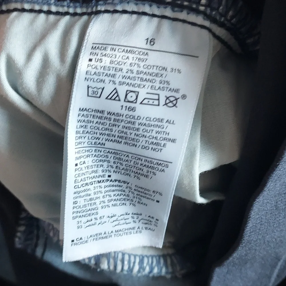 Old Navy Maternity Skinny Jeans - Picture 2 of 6